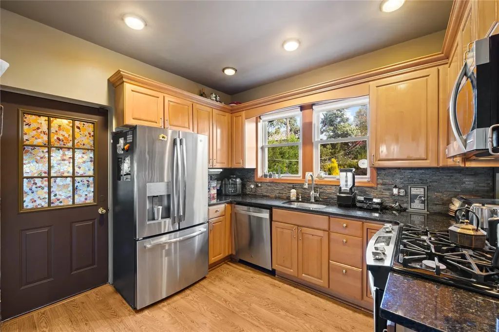 95 Palmer Road Yonkers NY 10701