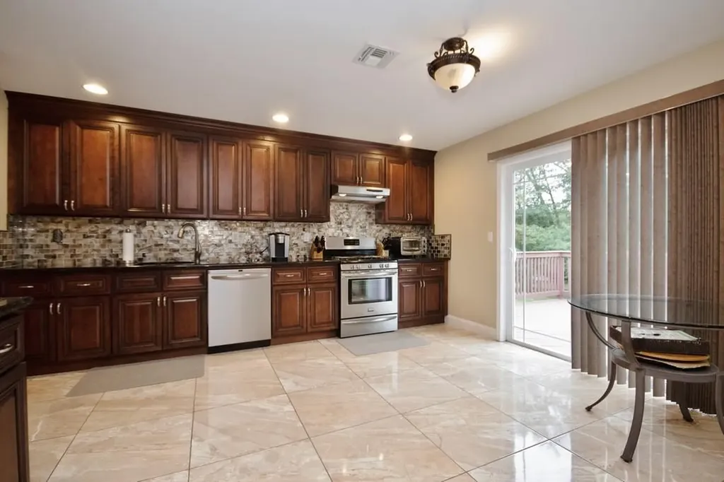 237 Quaker Road Pomona NY 10970