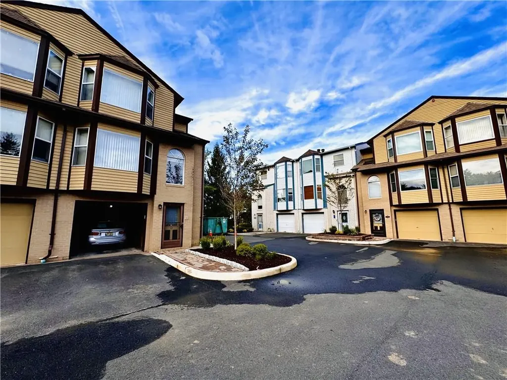 13 Nottingham Court Nanuet NY 10954