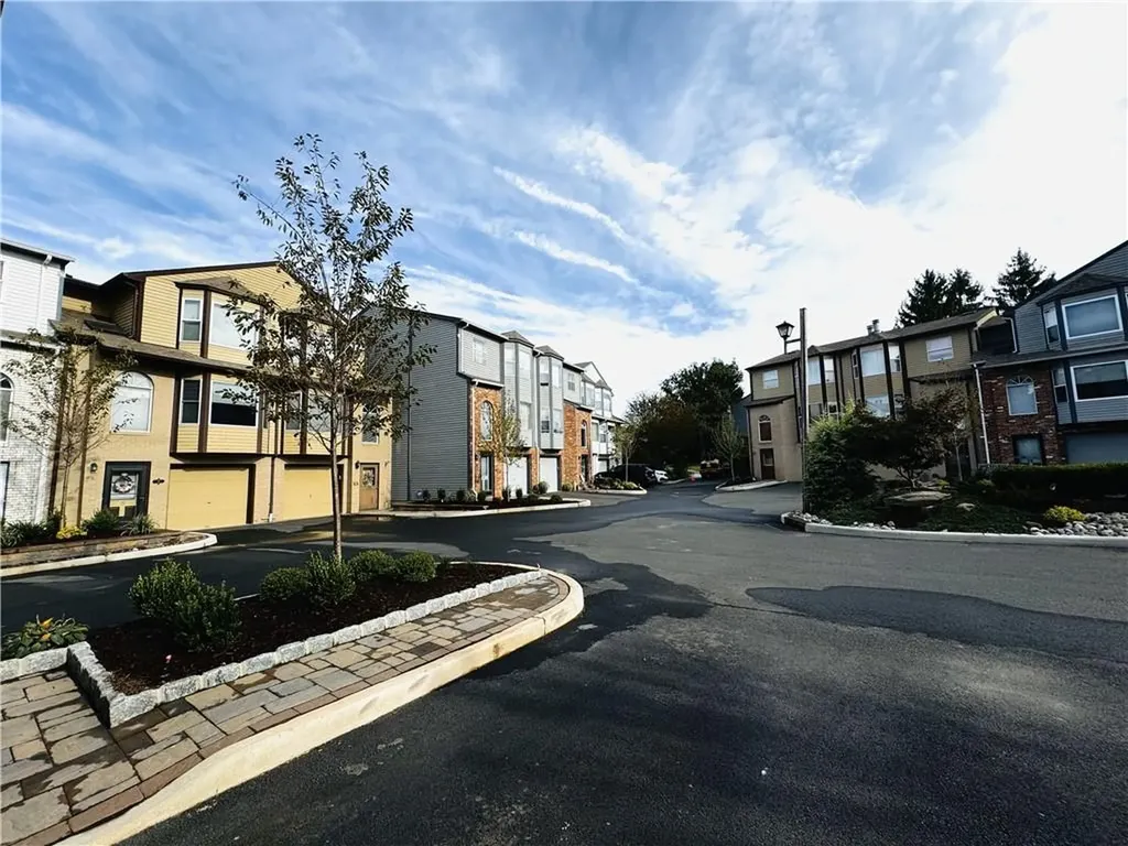 13 Nottingham Court Nanuet NY 10954
