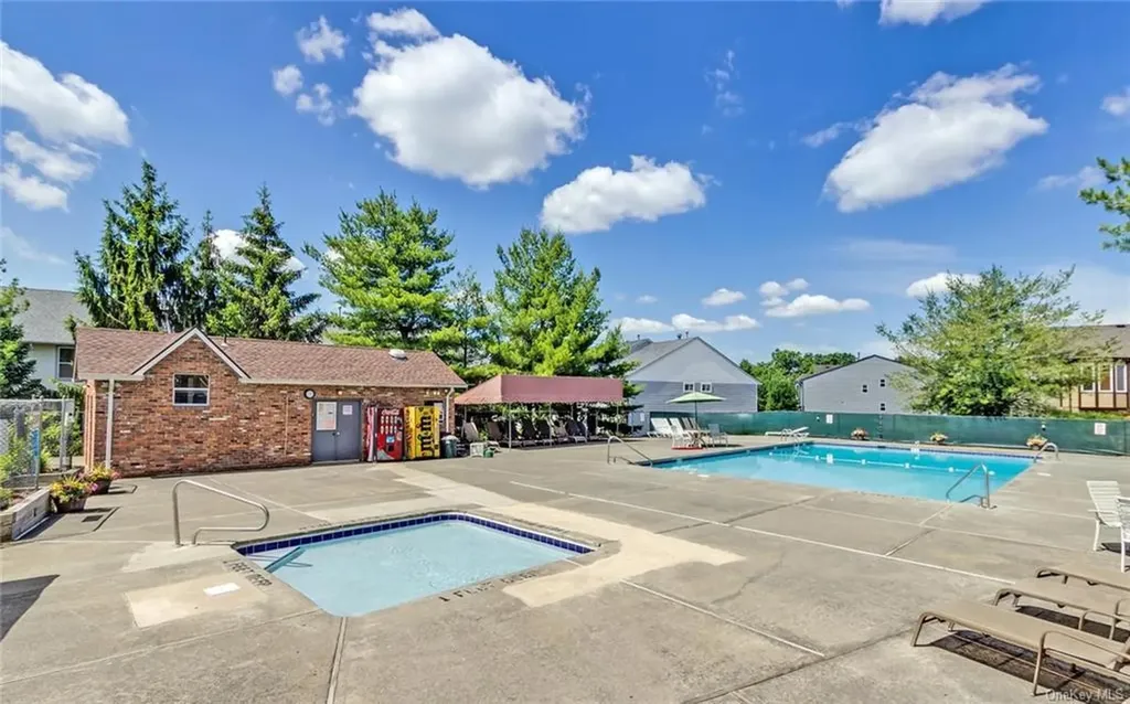 13 Nottingham Court Nanuet NY 10954