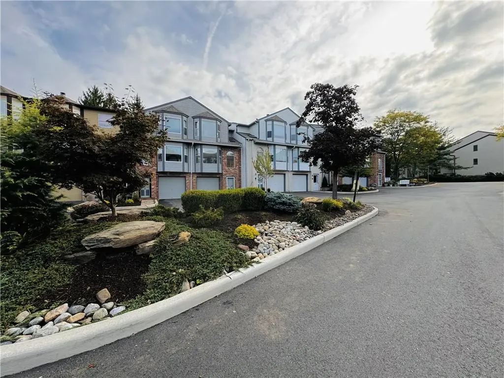 13 Nottingham Court Nanuet NY 10954