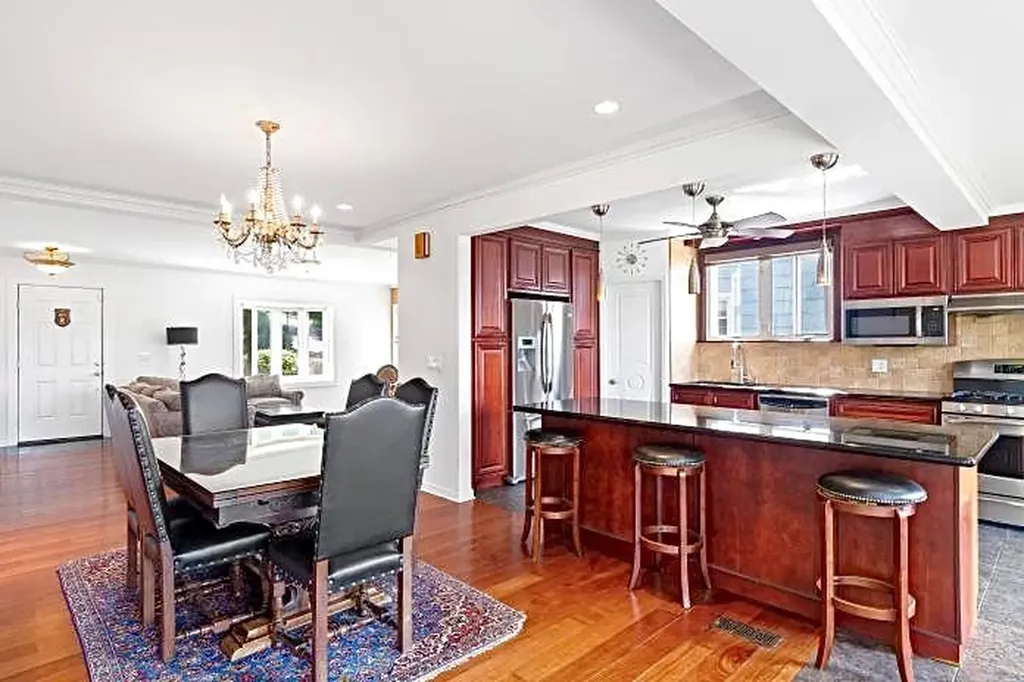 67 Holls Terrace W Yonkers NY 10701