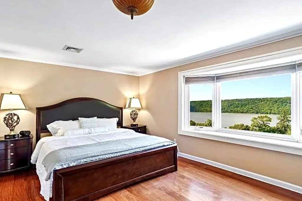 67 Holls Terrace W Yonkers NY 10701