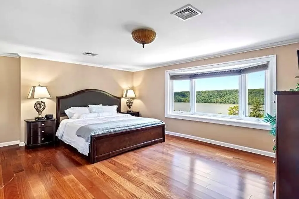 67 Holls Terrace W Yonkers NY 10701