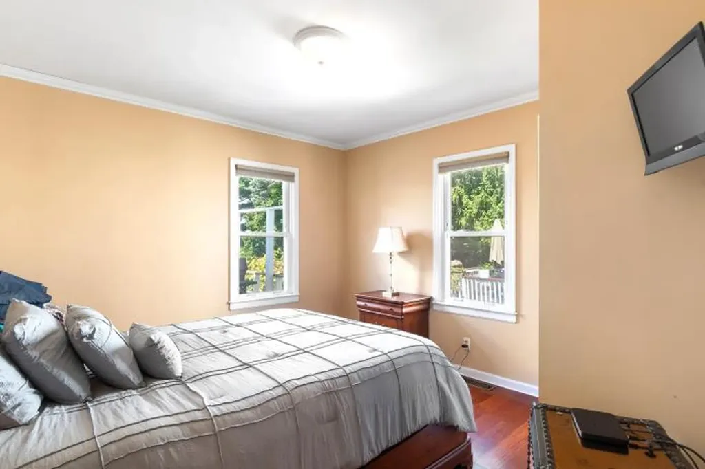 67 Holls Terrace W Yonkers NY 10701