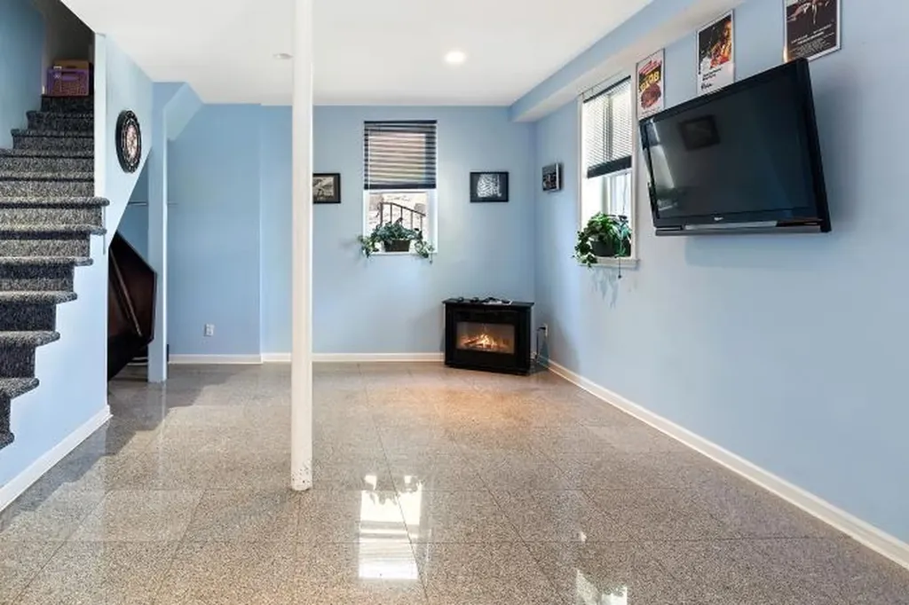 67 Holls Terrace W Yonkers NY 10701