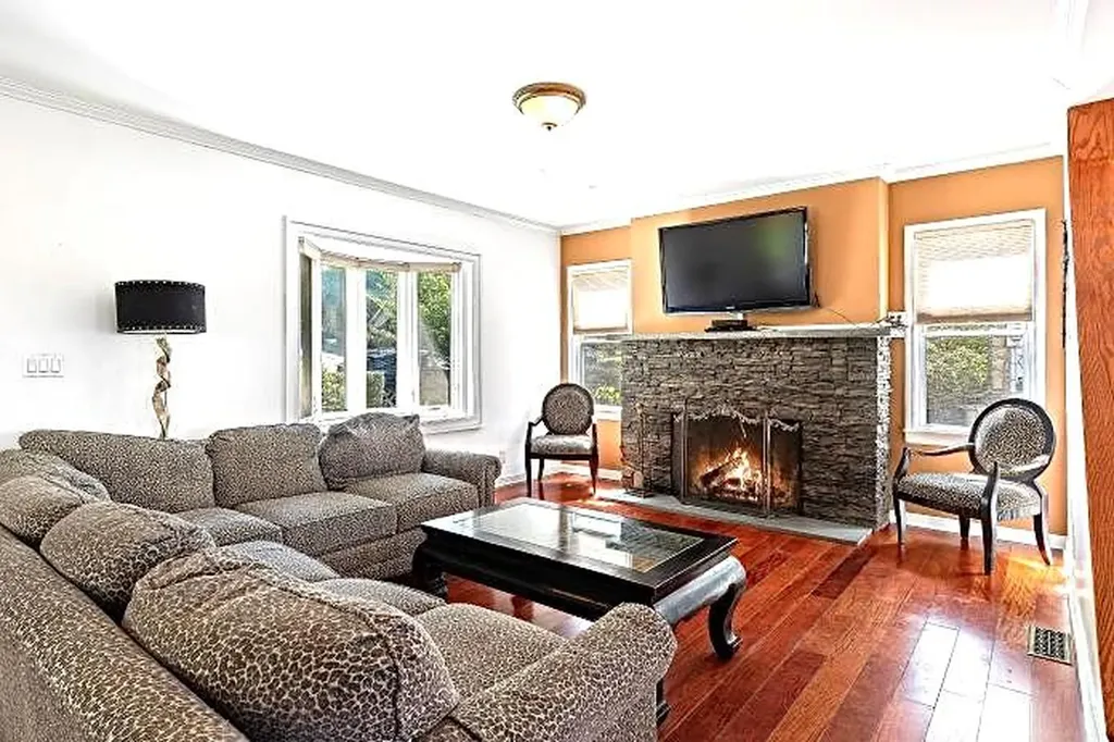 67 Holls Terrace W Yonkers NY 10701