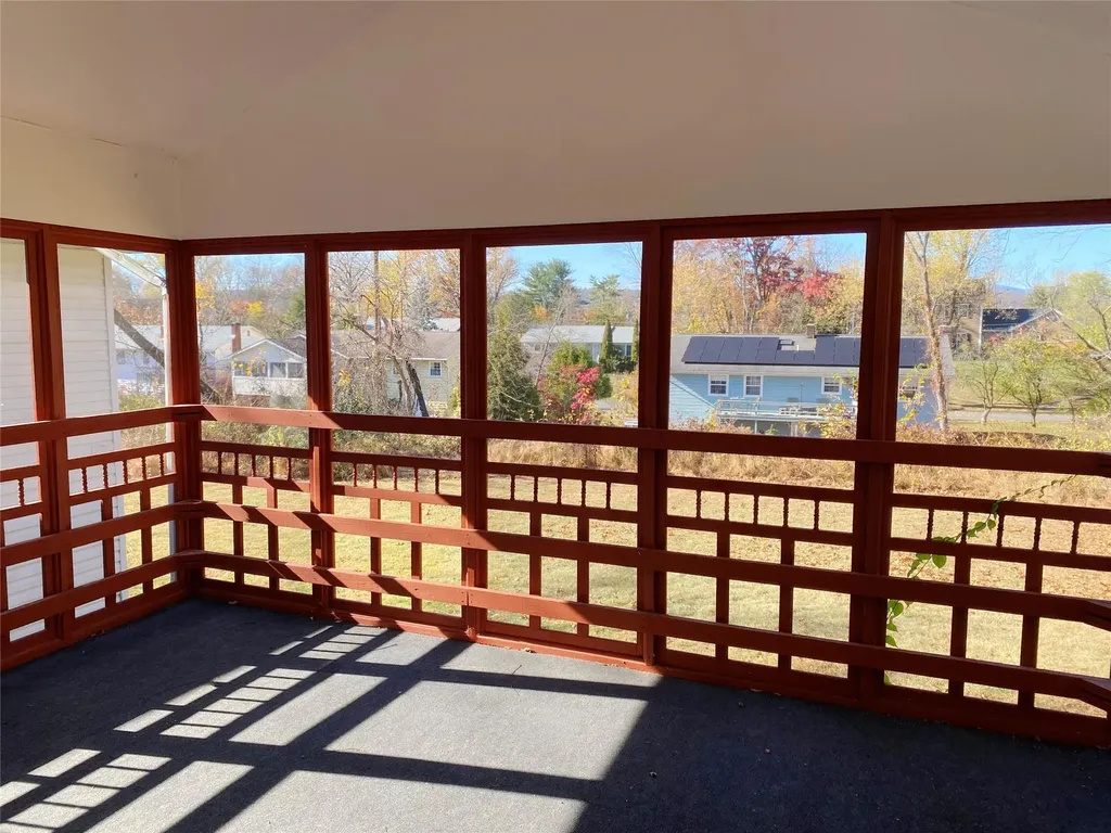210 East Drive Hurley NY 12443
