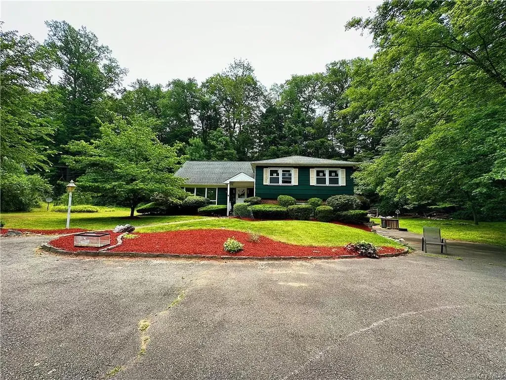 83 Sherwood Road Cortlandt Manor NY 10567