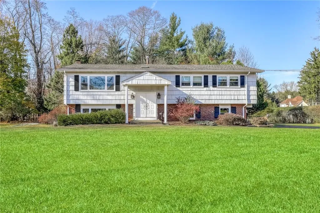 3 Hampton Road Airmont NY 10901