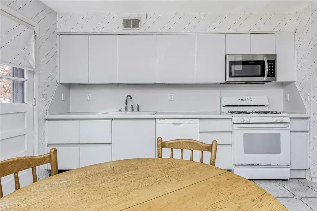 3 Hampton Road Airmont NY 10901