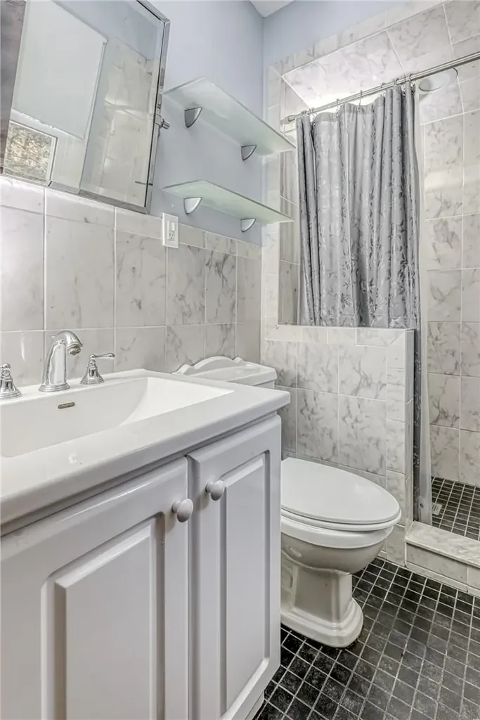 3 Hampton Road Airmont NY 10901
