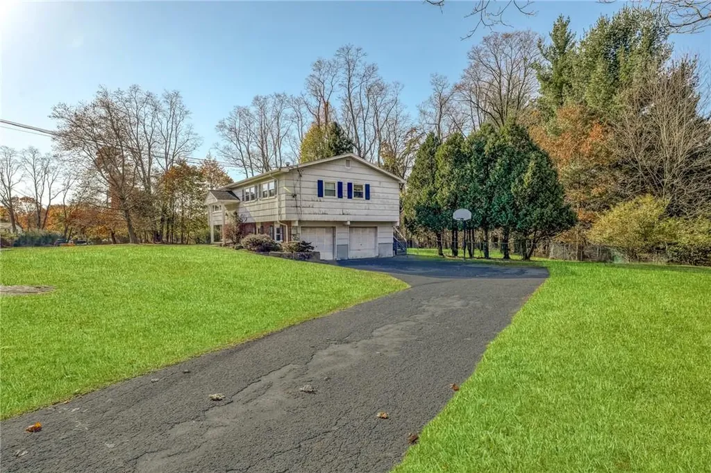 3 Hampton Road Airmont NY 10901