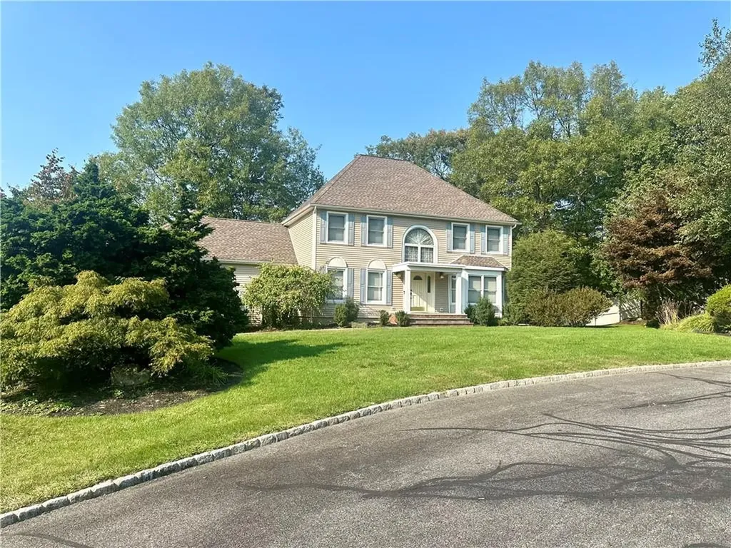 98 Pelham Drive Cornwall NY 12518