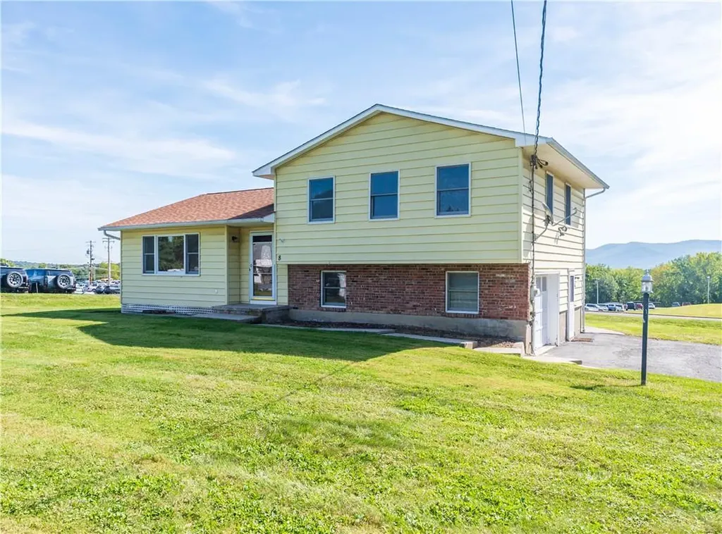 8 Herman Avenue Newburgh NY 12550