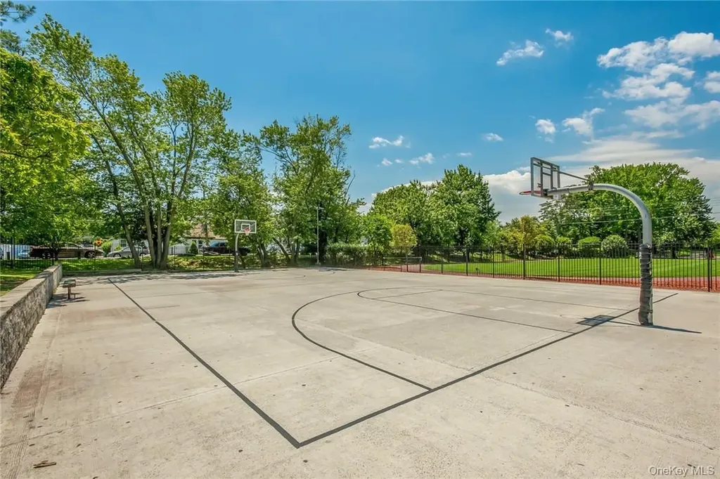 65C Edgewater Park Bronx NY 10465