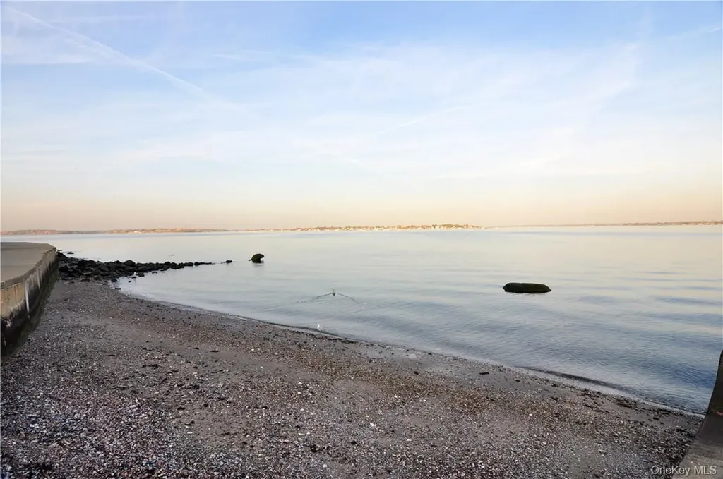 65C Edgewater Park Bronx NY 10465