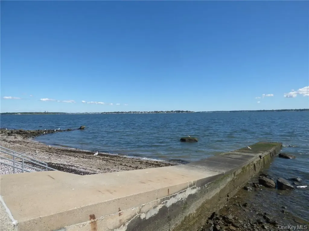65C Edgewater Park Bronx NY 10465
