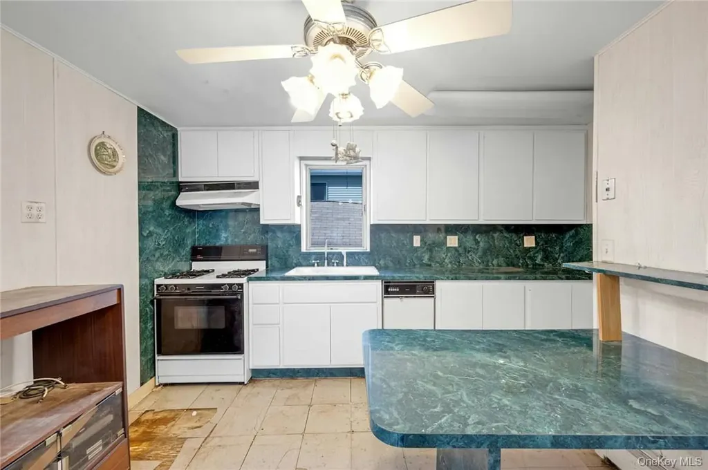 65C Edgewater Park Bronx NY 10465