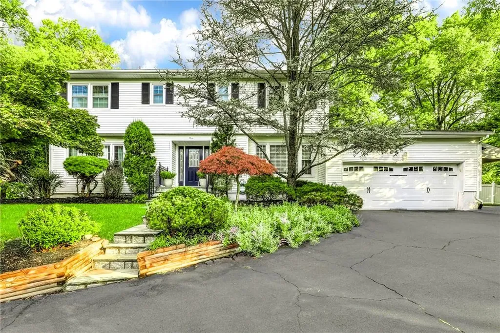 3 Marcia Lane Spring Valley NY 10977