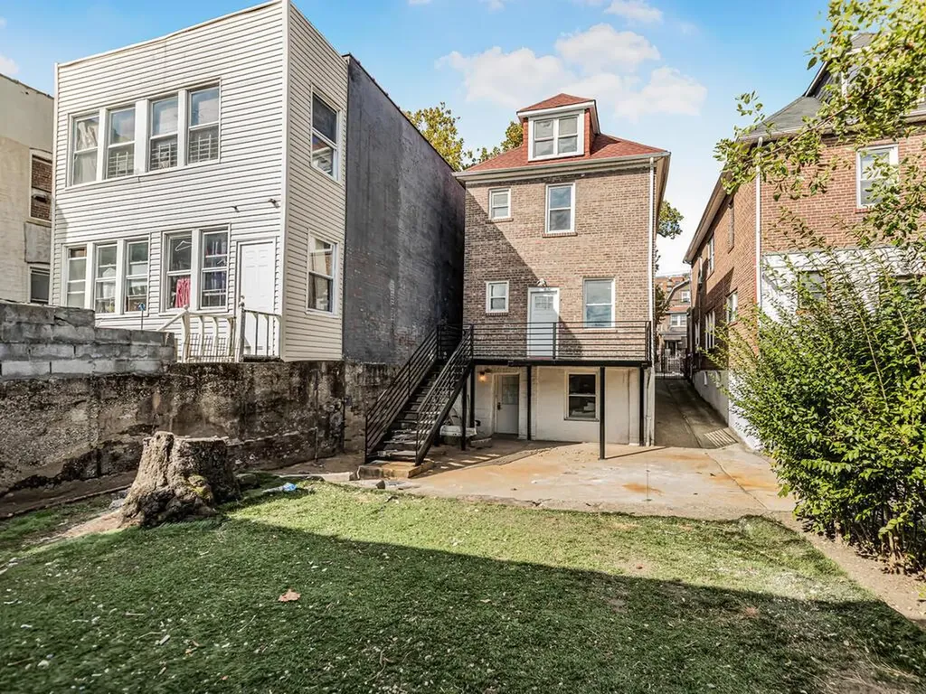 3644 Corlear Avenue Bronx NY 10463
