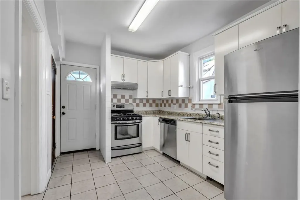 33 Vernon Place Yonkers NY 10704