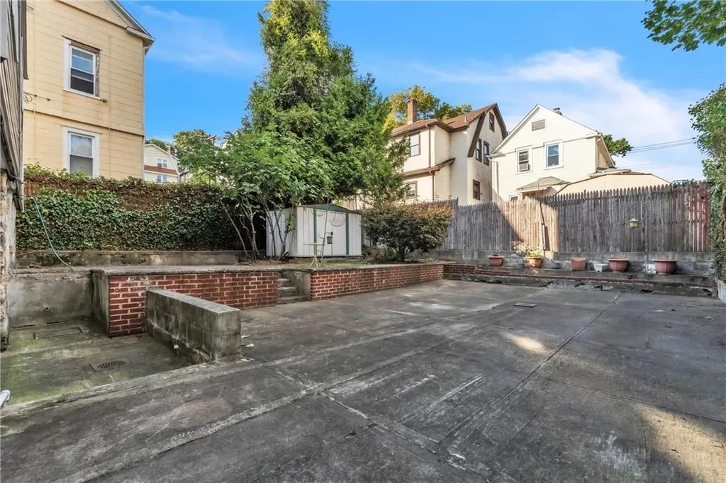 33 Vernon Place Yonkers NY 10704