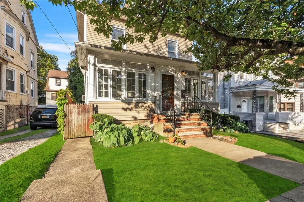 33 Vernon Place Yonkers NY 10704
