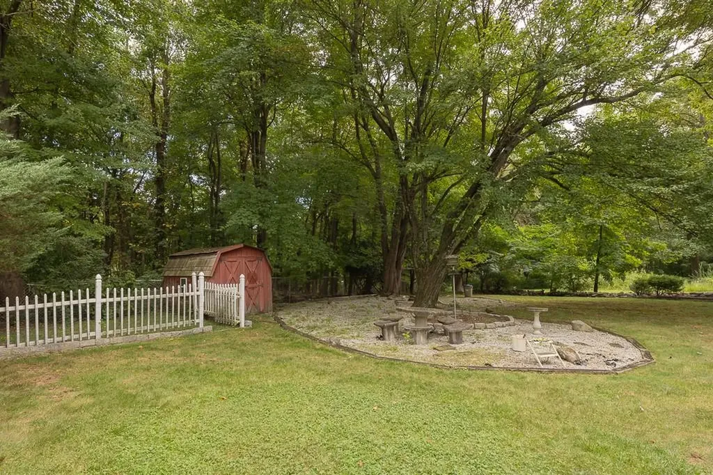 180 Schweizer Lane Bardonia NY 10954