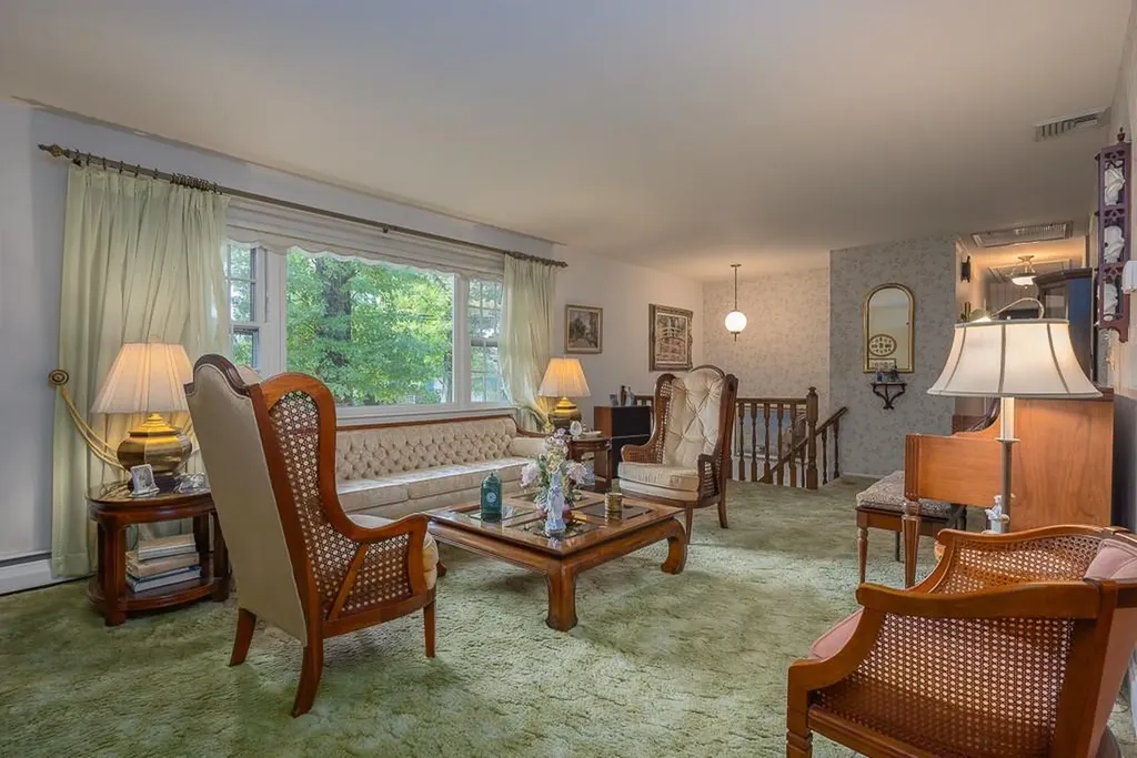 180 Schweizer Lane Bardonia NY 10954