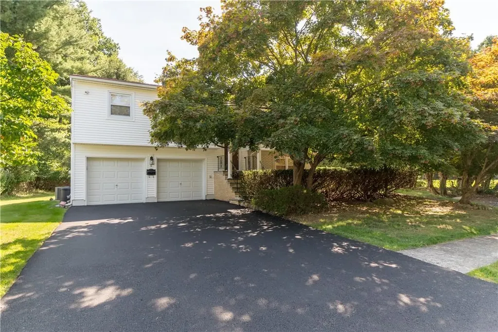 4 Meyer Oval Pearl River NY 10965
