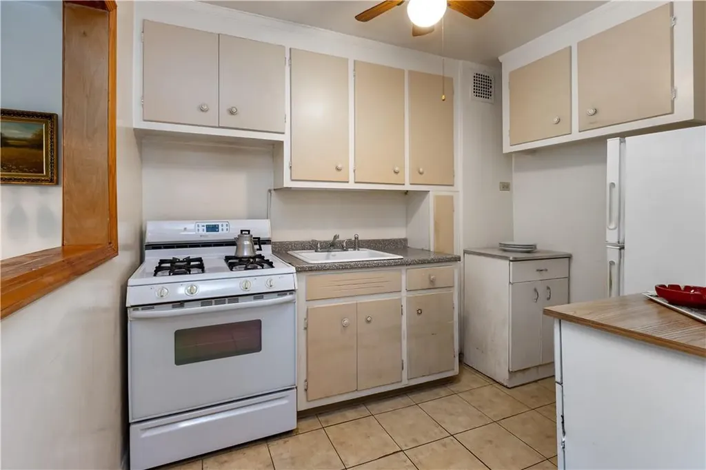 3200 Netherland Bronx NY 10463