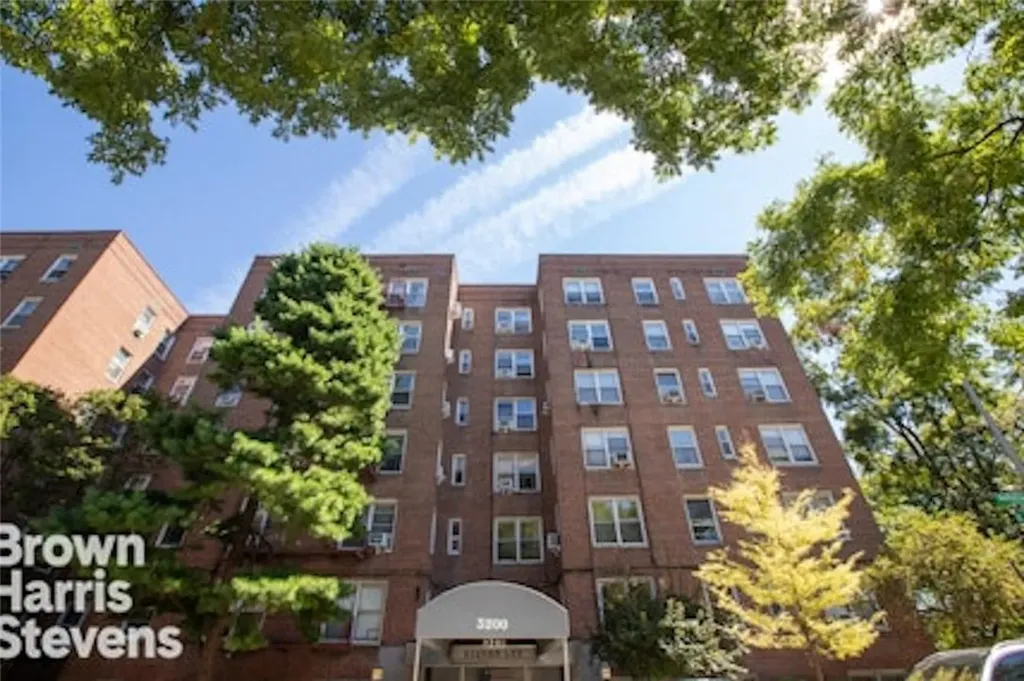 3200 Netherland Bronx NY 10463