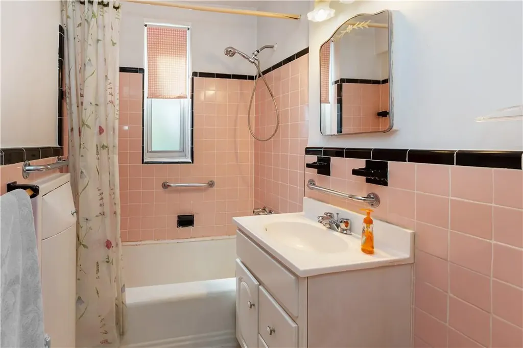 3200 Netherland Bronx NY 10463