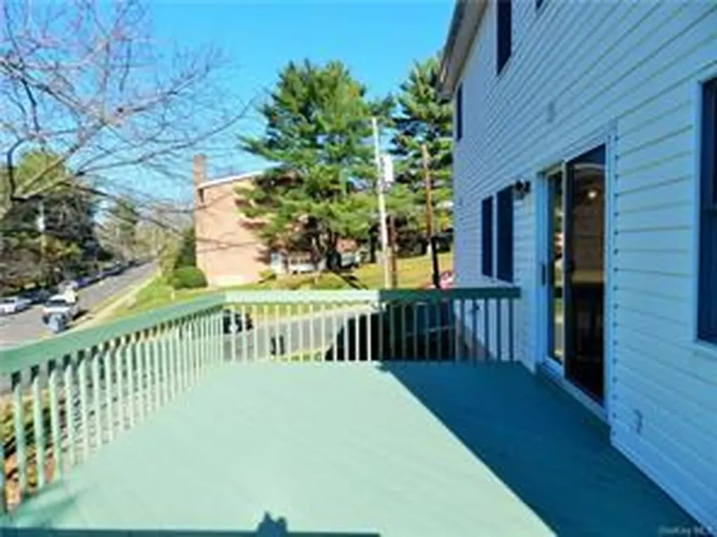 33 Gainsborg Avenue E West Harrison NY 10604