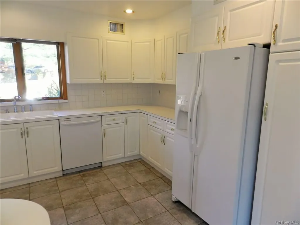 33 Gainsborg Avenue E West Harrison NY 10604