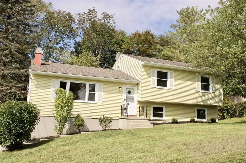 42 Mandalay Drive Poughkeepsie NY 12603