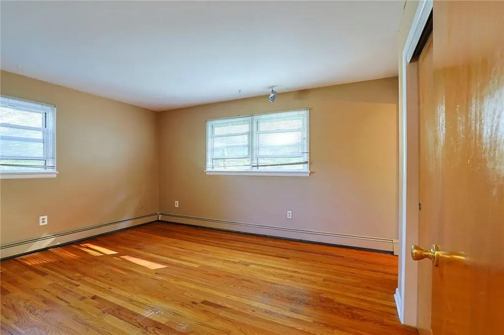 17 Panessa Drive Poughkeepsie NY 12603