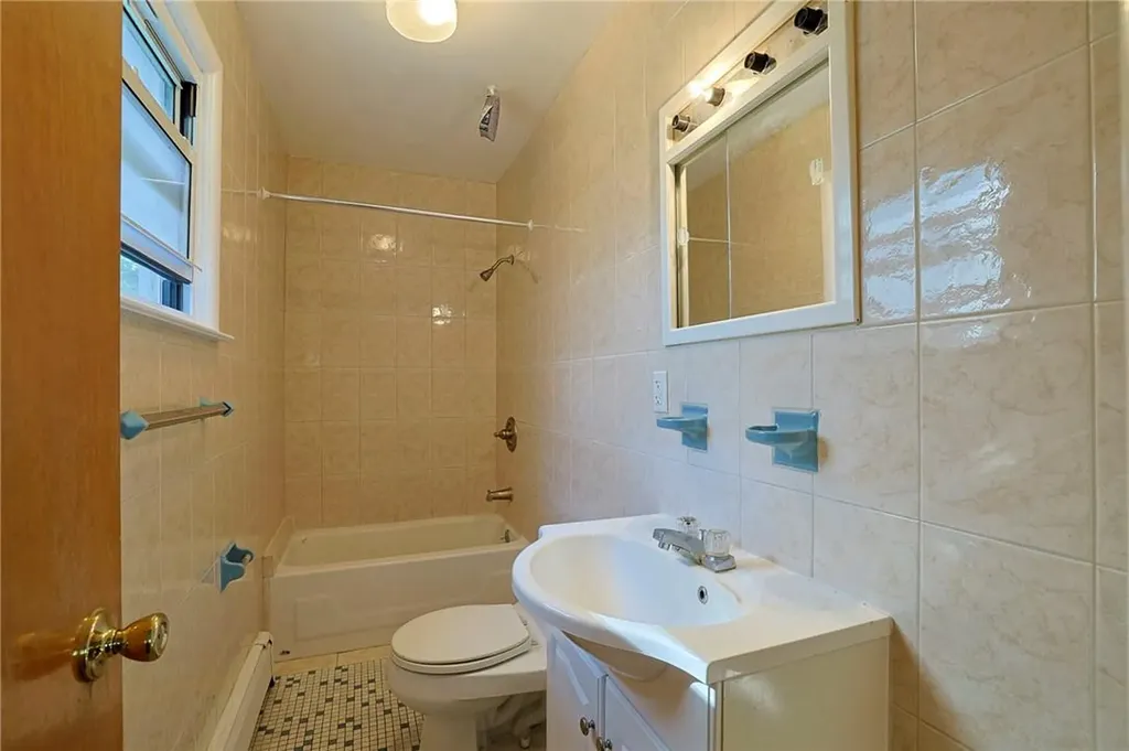 17 Panessa Drive Poughkeepsie NY 12603