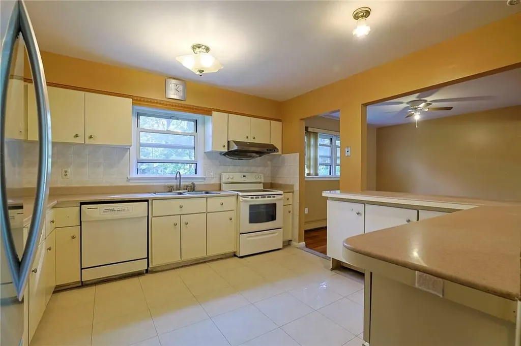 17 Panessa Drive Poughkeepsie NY 12603