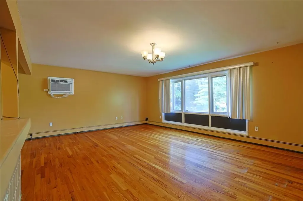 17 Panessa Drive Poughkeepsie NY 12603
