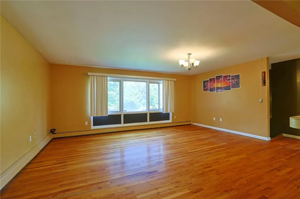17 Panessa Drive Poughkeepsie NY 12603