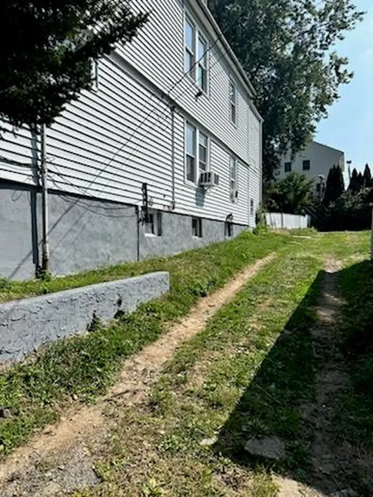 174 Hillside Avenue Yonkers NY 10703