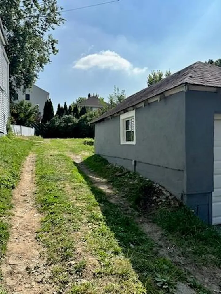 174 Hillside Avenue Yonkers NY 10703