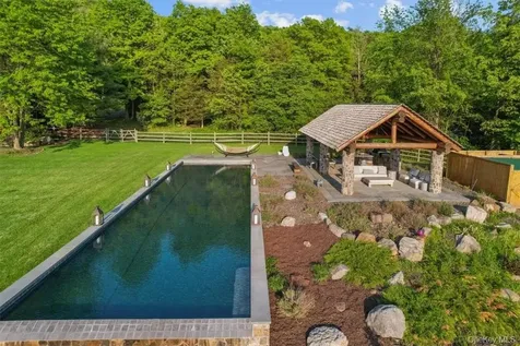 101 Mountain Lodge Washingtonville NY 10992