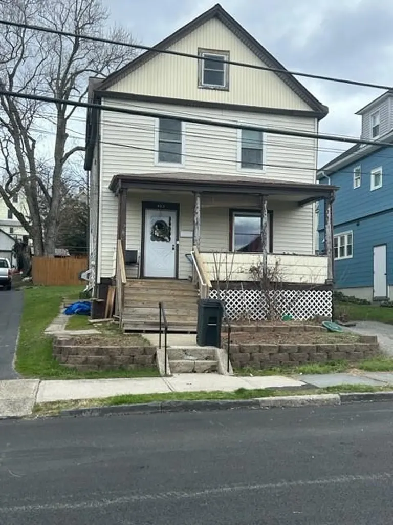 425 Simpson Place Peekskill NY 10566