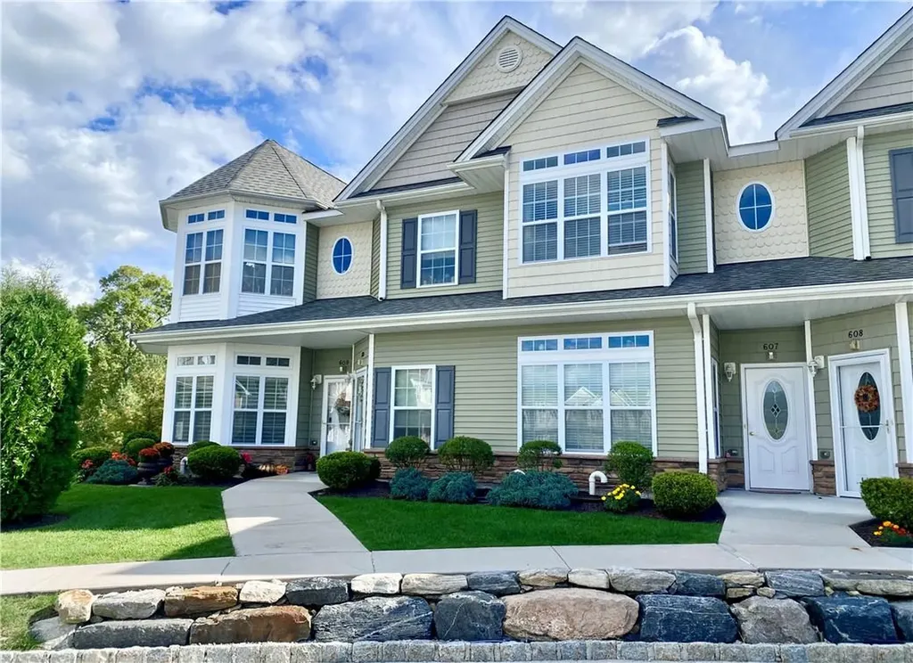607 Egrets Landing Carmel NY 10512