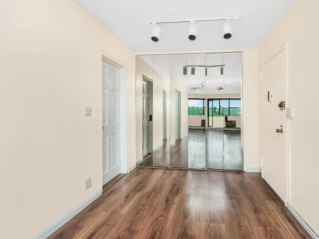 1523 Central Park Avenue Yonkers NY 10710