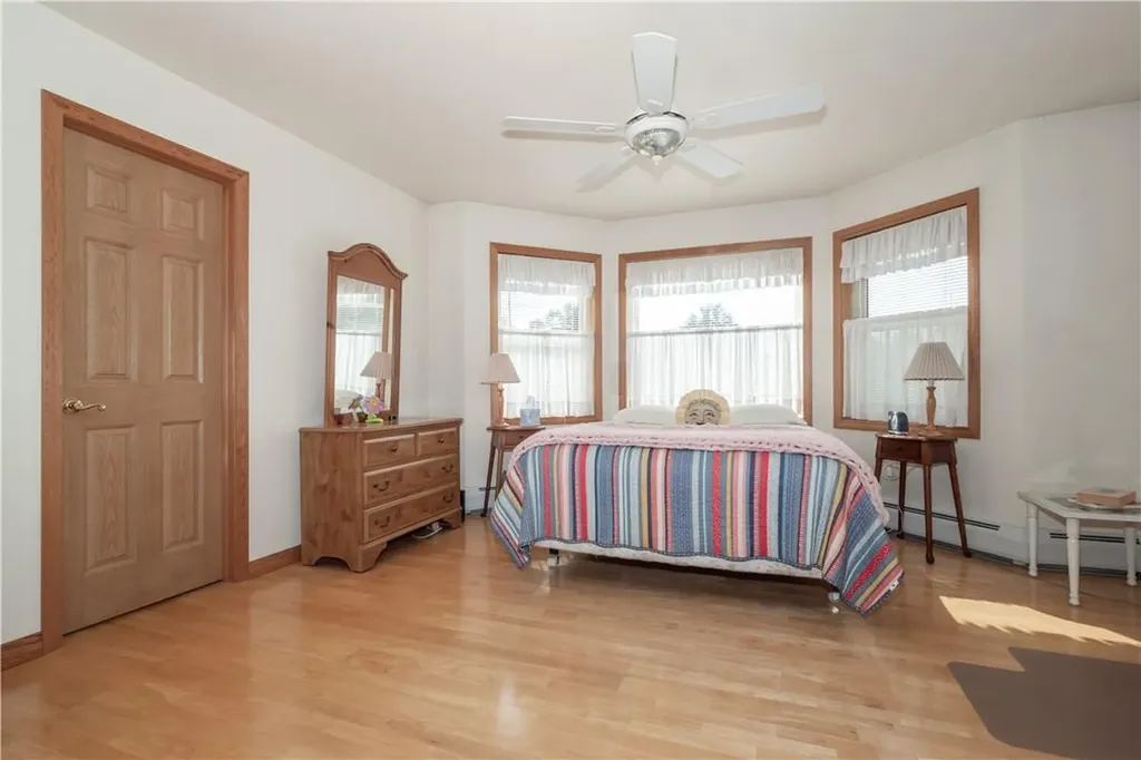 588 Quaker Lane Hyde Park NY 12538